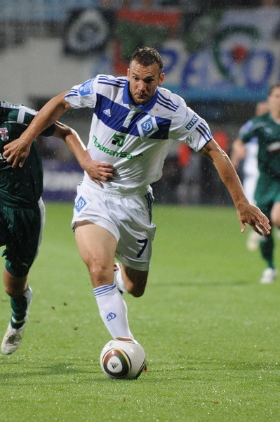 En 2009, il retrouve le Dynamo Kiev où il terminera sa carrière pro en 2012. Avec 129 buts, il est à ce jour le meilleur buteur de l'histoire de ce club.