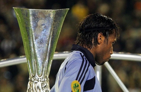 Contre quelle équipe l'OM a-t-il perdu la finale de la Coupe UEFA en 2004 ?
