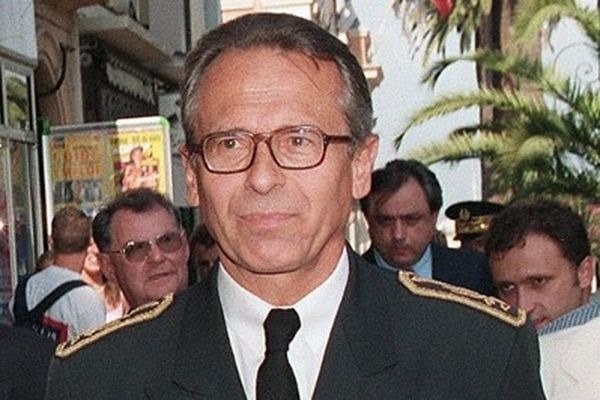 Qui était ce célèbre préfet corse, assassiné en 1998 ?