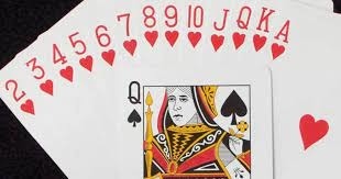 A la belote, un jeu de cartes se compose de trèfles, de piques, de cœurs et de...