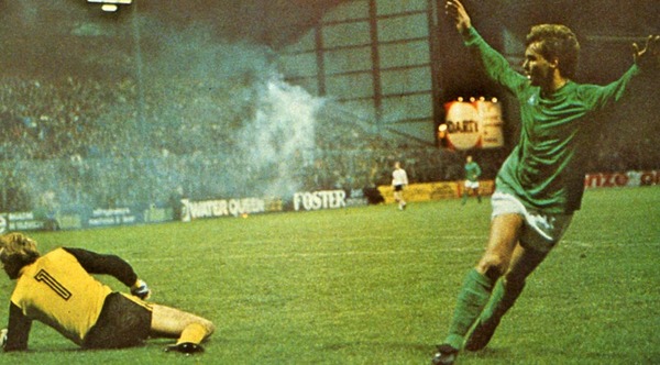 Après avoir perdu 2-0 au match aller, sur quel score les Verts renversent-ils le PSV Eindhoven au match retour des 16èmes de finale de la Coupe UEFA 79/80 ?