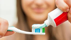 Pourquoi faut-il se brosser les dents 3 fois par jour ?