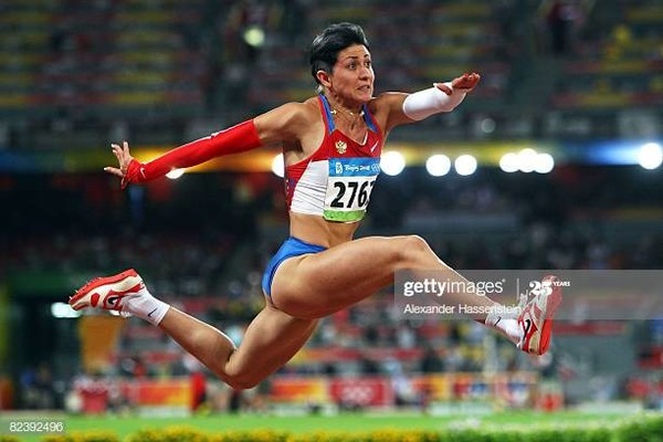 Championne olympique en 2004 au saut en longueur, la Russe :