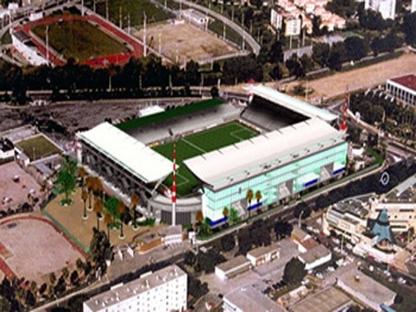 Surnommé "La Bocca", quel est le nom du Stade de l'AS Cannes ?