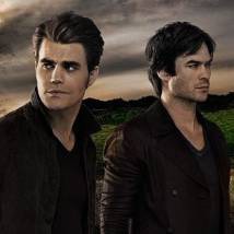 Quando os irmaos Salvatore se transformaram em vampiros ?