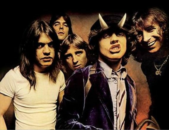Groupe de Hard Rock fondé à Sidney et au succès planétaire, il s'agit de ?