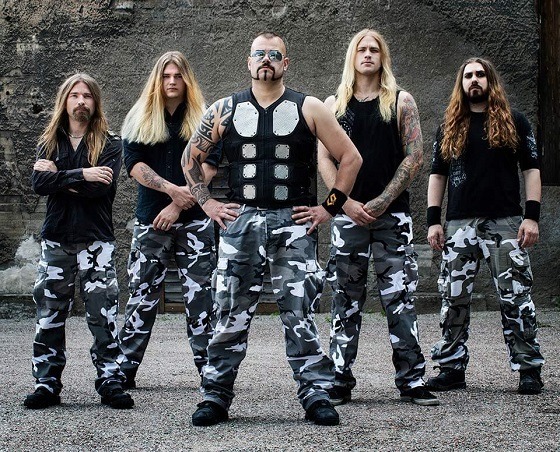 Quel est le thème récurrent des chansons du groupe Sabaton ?