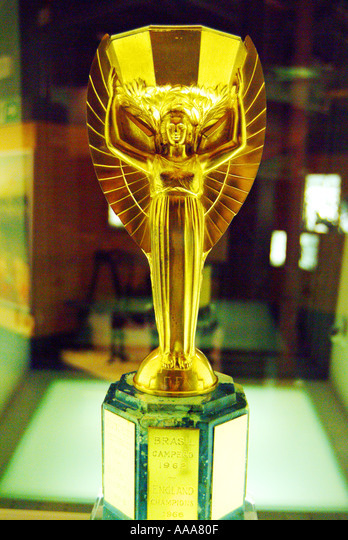 A l'occasion de quel Mondial le trophée Jules Rimet avait-il été dérobé lors d'une exposition ?