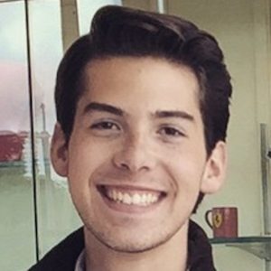 Aparte de actuar que mas estudio
