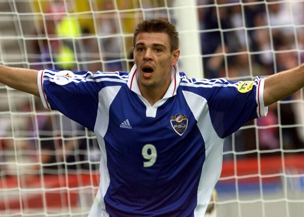 Qui est ce serbe qui a terminé co-meilleur buteur de l'Euro 2000 en compagnie de Patrick Kluivert ?