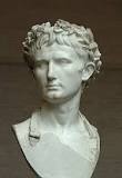 Quem foi o primeiro Imperador Romano ?