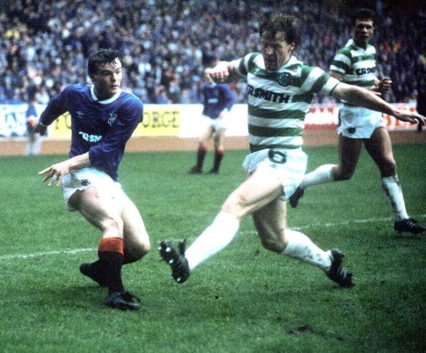 Depuis 1986, les Rangers et le Celtic se sont partagés tous les Championnats d'Ecosse. Quel club a été le dernier à le remporter en 1985 avant cette domination ?
