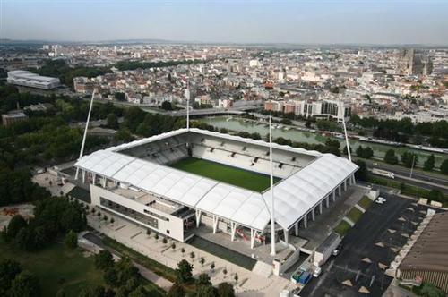 Comment se nomme le Stade où joue l'équipe de Reims ?
