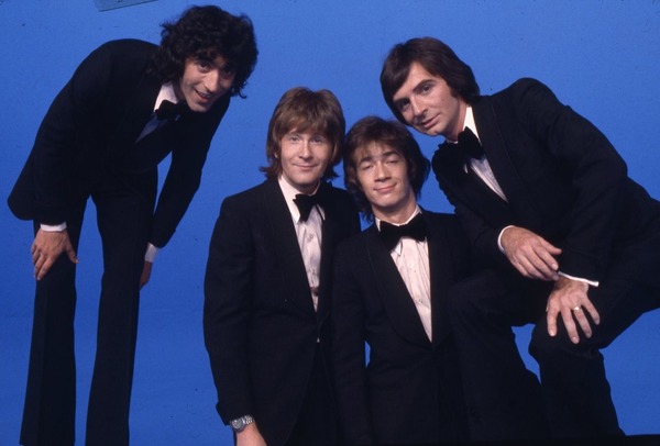 Quel quatuor de chanteurs comiques a régné sur la comédie française des années 1970 ?
