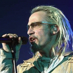 En France, Florent PAgny connait un beau succès avec son titre "Ma liberté de..."