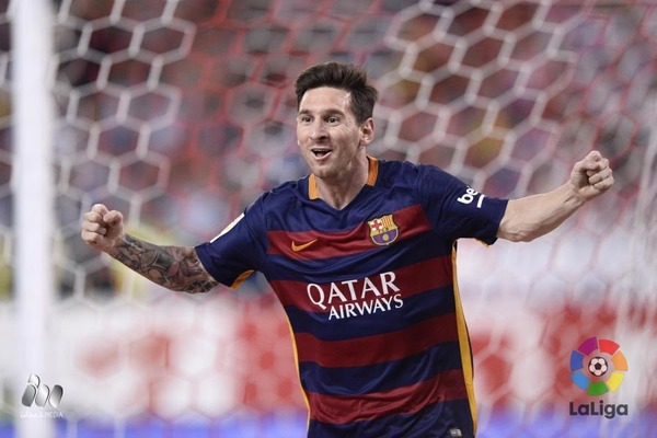 Lors de la saison 2014/2015, Lionel Messi est le meilleur buteur et passeur barcelonais toutes compétitions confondues.