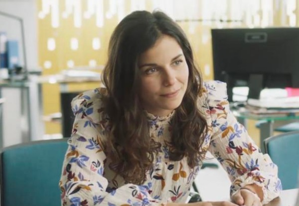 Où travaille Roxane Thiemen ?
