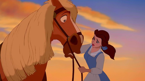 Comment s'appelle le cheval de Belle dans la version Disney ?