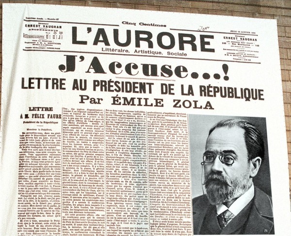 Que dénonce Zola dans son fameux article J’accuse, publié dans L’Aurore le 13 janvier 1898 ?