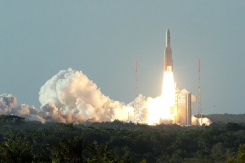 Le 3ème étage d'une fusée Ariane est propulsé par :
