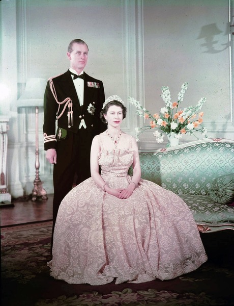 Quelques mois avant sa disparition, le prince Philip célébrait son anniversaire de mariage avec la reine Elizabeth II. Depuis combien de temps étaient-ils mariés ?