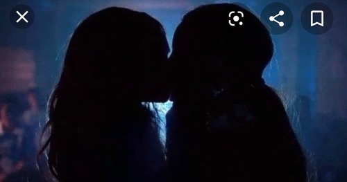 Dans quel épisode Toni et Cheryl s'embrassent pour la première fois ?