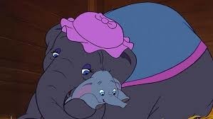 Dumbo : Dans le classique racontant l'histoire d'un petit éléphant, il est différent car...?