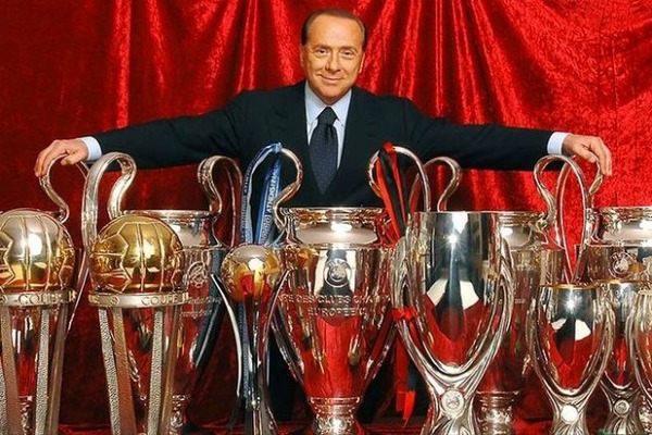 En quelle année Silvio Berlusconi est-il devenu président du Club pour la première fois ?