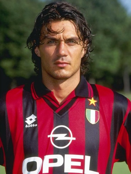 Quel célèbre numéro (retiré depuis), Paolo Maldini portait-il à l'AC Milan ?