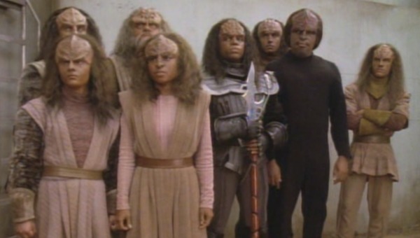 Dans Star Trek, quelle espèce extraterrestre est originaire de la planète Kronos ?