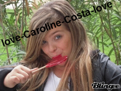 Caroline Costa a une mère ?