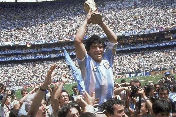 Quel était le surnom de Diego Maradona ?