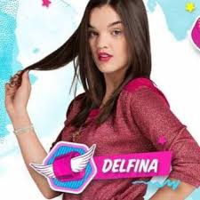 Pour qui se fait passer Delfina ?