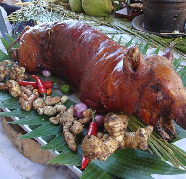 Le babi guling est un plat typique de :