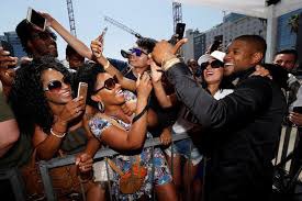 Comment Usher surnomme-t-il ses fans ?