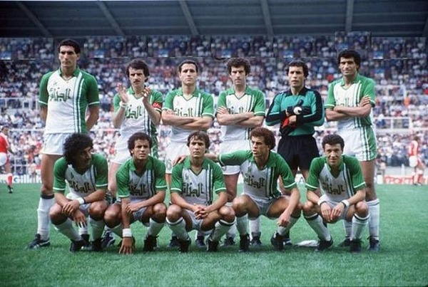 Dans le premier match du groupe 2, qui l' Algérie a-t-elle battu ?