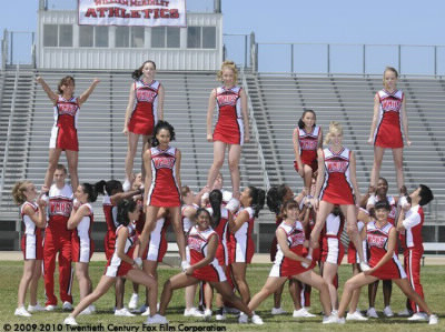 Combien y a-t-il de Pom-pom girls dans le Glee Club ?