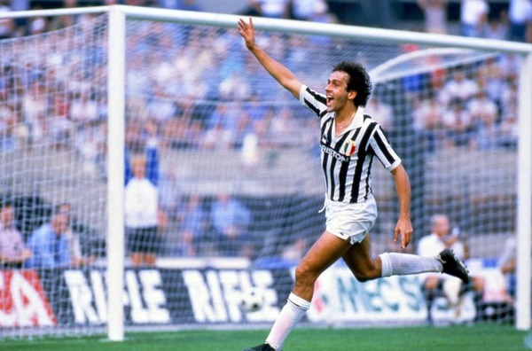 En 5 saisons, combien de fois Michel Platini a-t-il terminé meilleur buteur du Championnat italien ?