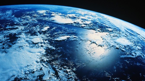 La première photo de la Terre a été prise en :