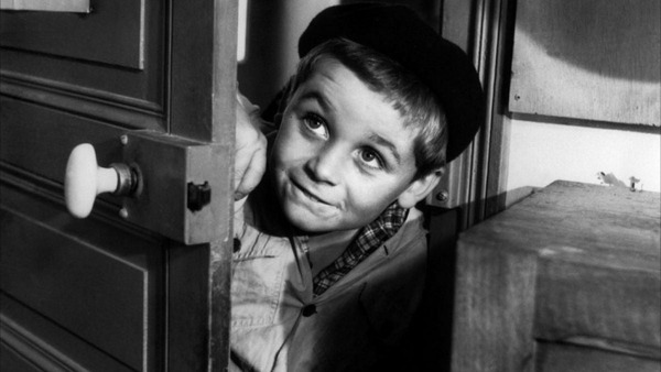 Dans les salles françaises, ce film connait un joli succès, il s'agit de La Guerre des...