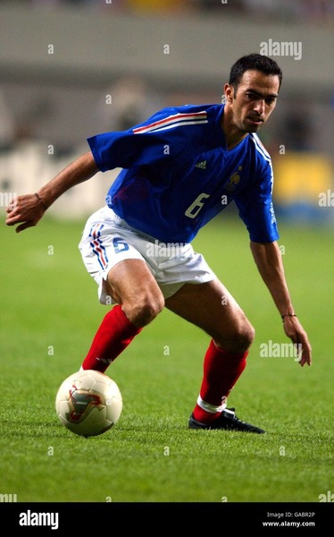 Lors de ce Mondial 2002, il joue contre le Danemark son dernier match en équipe de France.