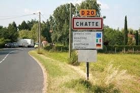 Où se trouve la commune de Chatte?