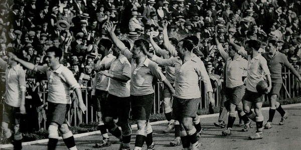 En 1927, contre qui les uruguayens ont-ils remporté la plus large victoire de leur histoire (9-0) ?