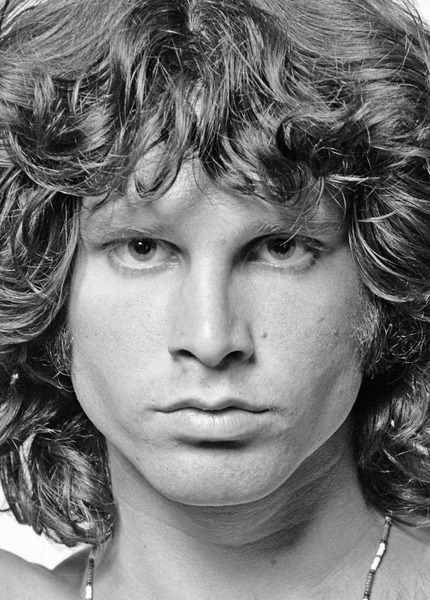 Né le 8 décembre 1943 à Melbourne (Floride) et mort le 3 juillet 1971 à Paris (France), est un chanteur et poète américain, cofondateur du groupe de rock américain The Doors, dont il fut membre de 1965 à sa mort. Je suis....