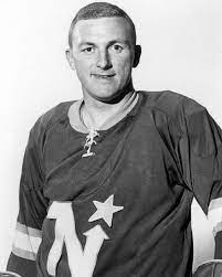 Il est mort à 30 ans, il jouait au hockey sur glace et depuis son décès en 1968, la Ligue distribue un trophée à son nom