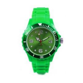 De quelle couleur est cette montre verte ?