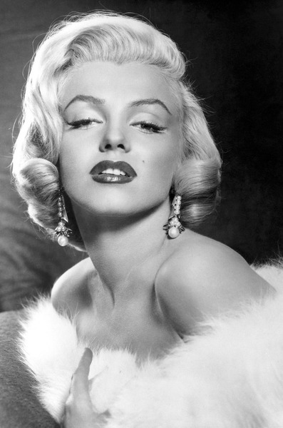 A quel âge Marilyn Monroe s'est-elle éteinte ?