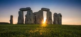 Où situez-vous le site mégalithique de Stonehenge ?