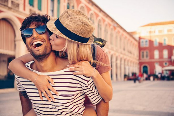 Depuis combien de temps un couple qui fête ses noces de "Cuir" est-il marié ?