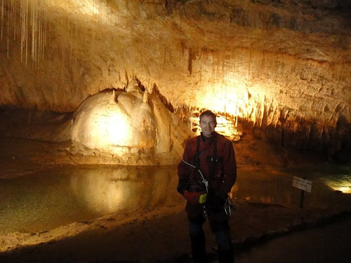 En région Rhône-Alpes, quelle est la seule grotte de Choranche ouverte au public ?